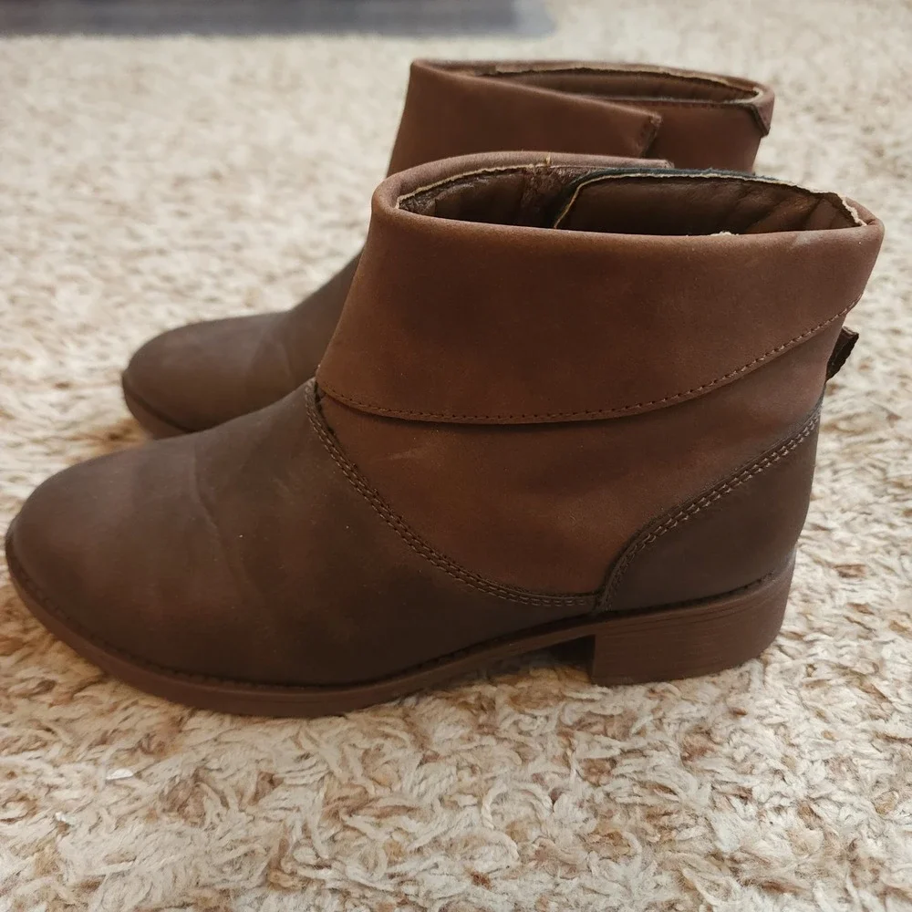 OshKosh B'gosh Ankle Boots Girls Size 3M Brown Two-Tone Faux Suede Booties